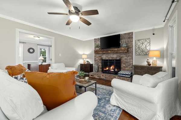 Mastering the Art of Year-Round Gardening: A Guide for UK Home Gardeners on Selecting and Organizing Plants